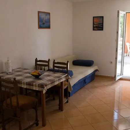 Apartment Apartments By The Sea Lokva Rogoznica, Omis - 6005 Lokva Rogoznica
